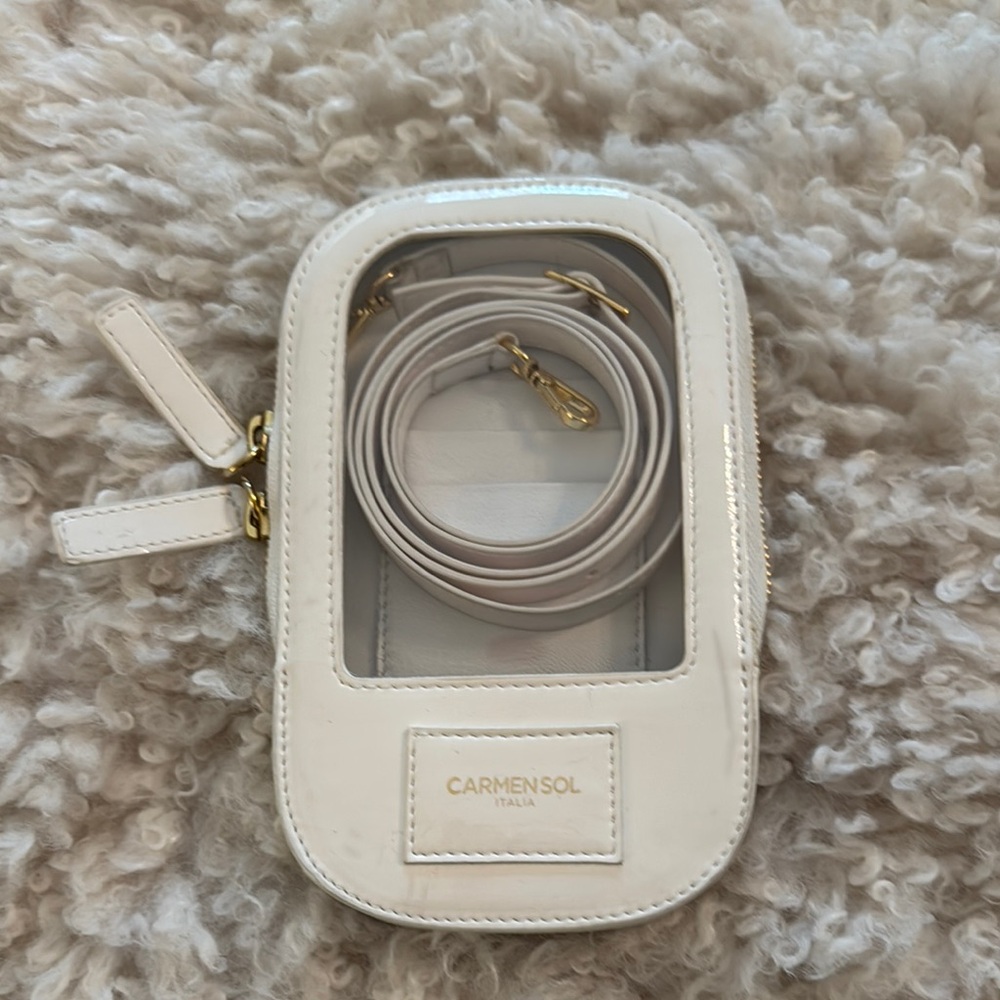 Carmen Sol phone holder